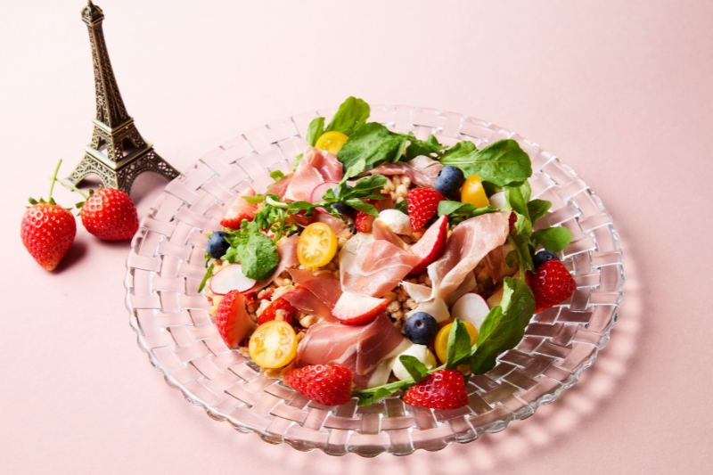 【1/31～3/13】フランス産生ハムといちごのサラダ