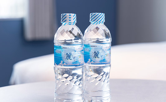提供礦泉水